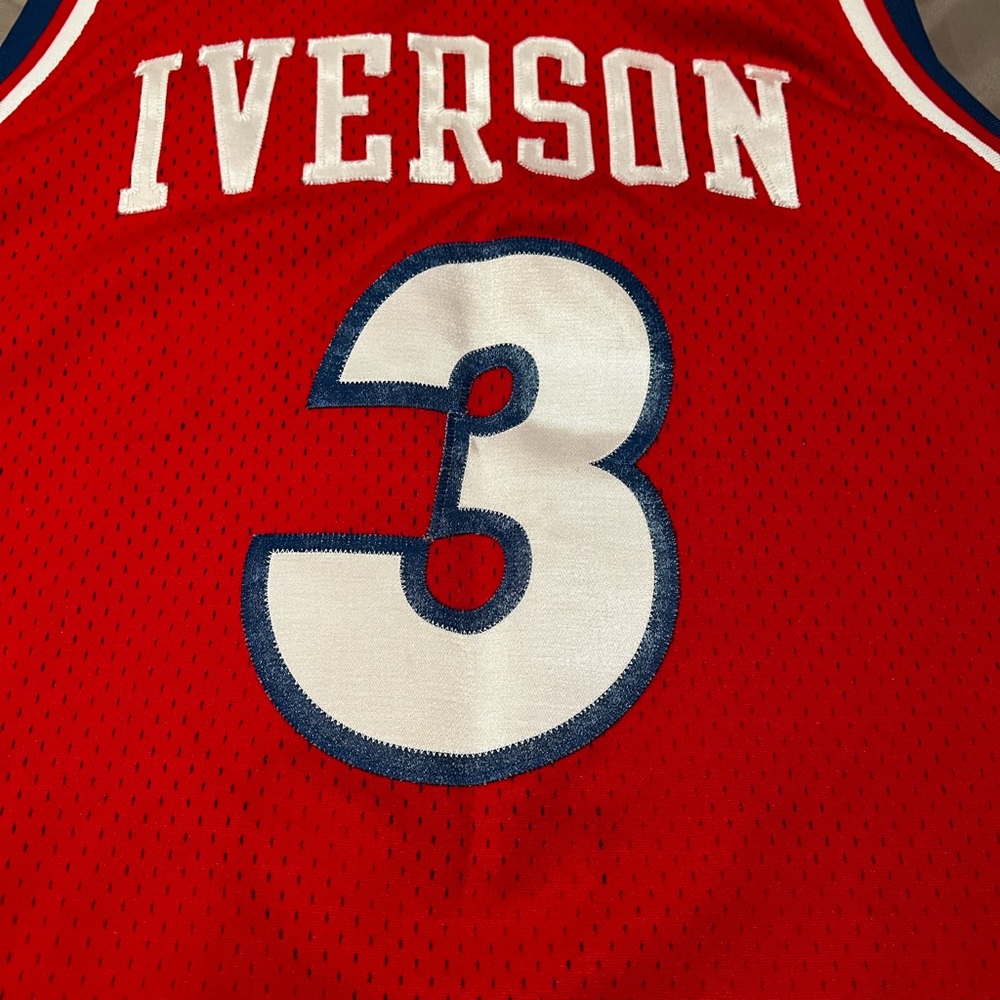 Vintage Allen Iverson 76ers jersey